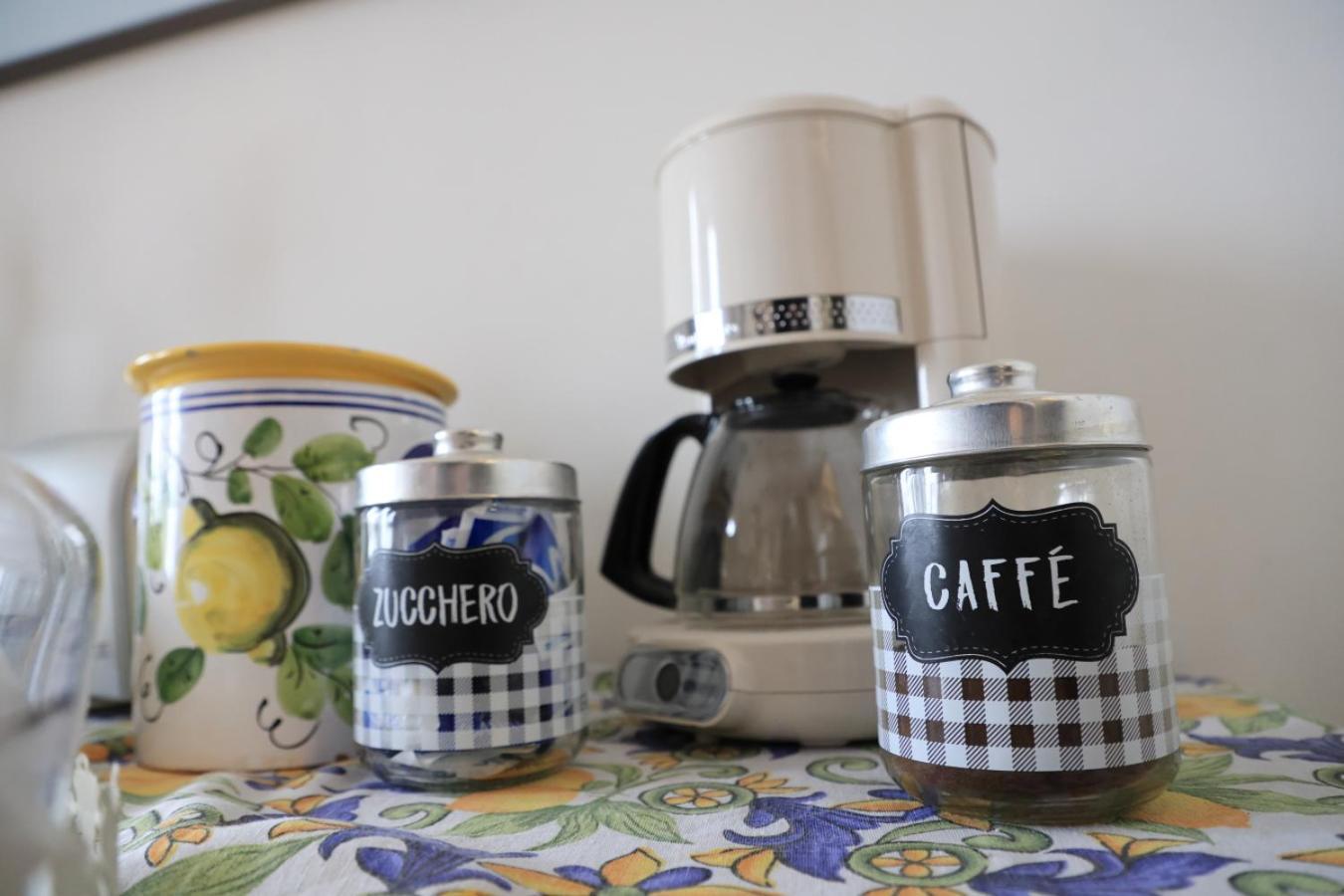 Bernadette Bed & Breakfast Наполи Екстериор снимка