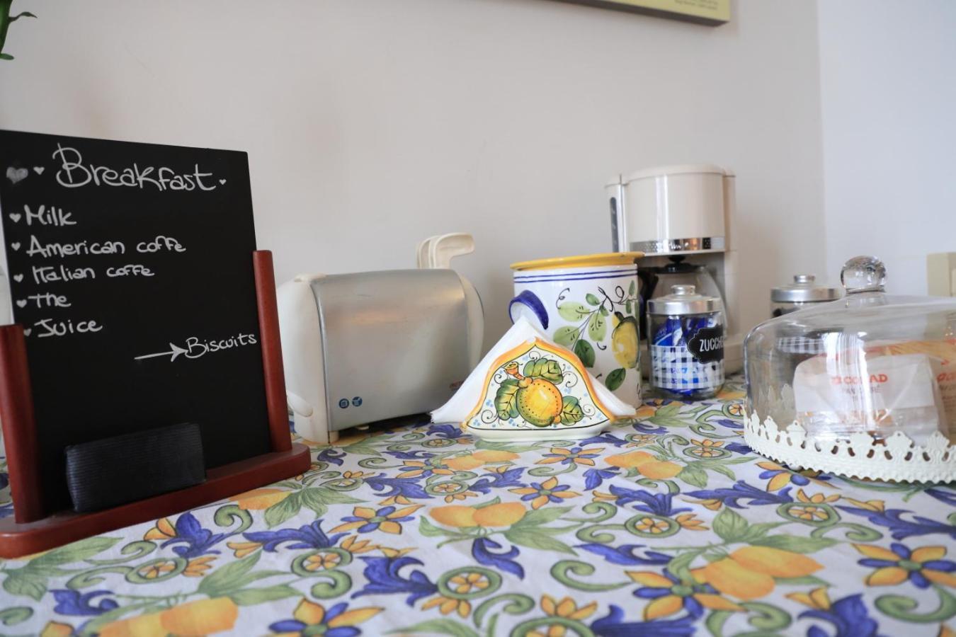 Bernadette Bed & Breakfast Наполи Екстериор снимка